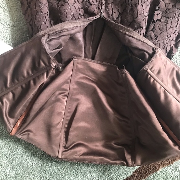 Lace Party Dress - Picture 4 of 8